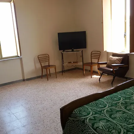 Oliveto Longo Bed & Breakfast *